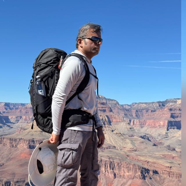 Ilangovan Arunachalam, founder of FledgeNow, hiking at the Grand Canyon